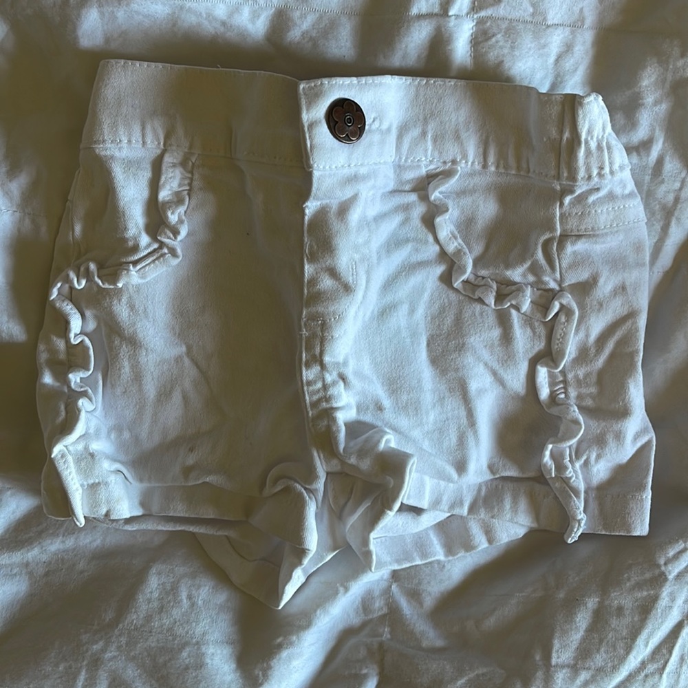 BABY GIRL white shorts, stretchy waist band. Size 3-6 months